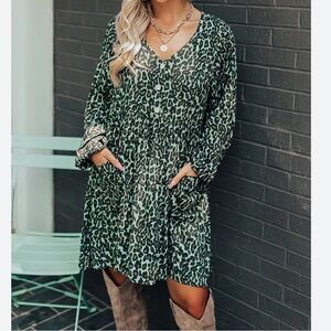 Leopard Print Longsleeve Shift Dress